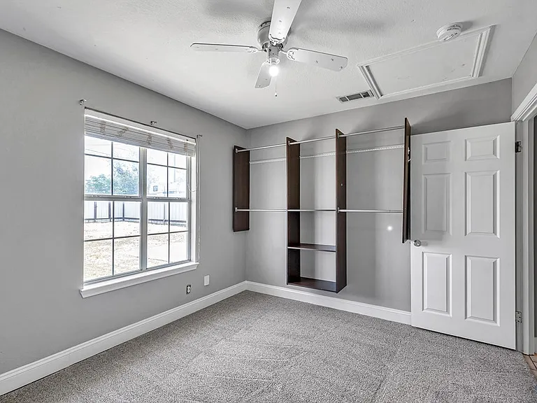 1710 N Weatherford St — Photo 34
