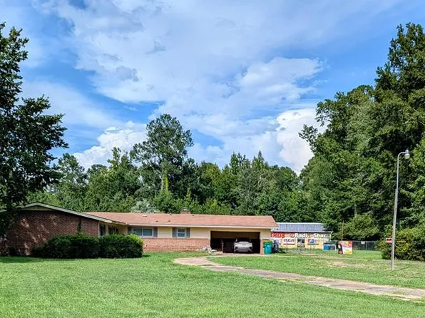3351 Camden Hwy, Dalzell, SC 29040