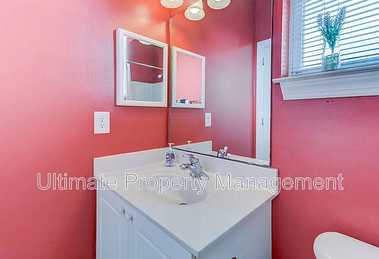 618 S 3rd St #2 — Photo 13