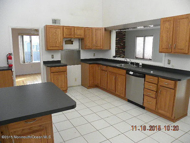 338 Crystal Dr photo 1