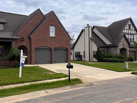2nd image of 1334 Mountain Ln
