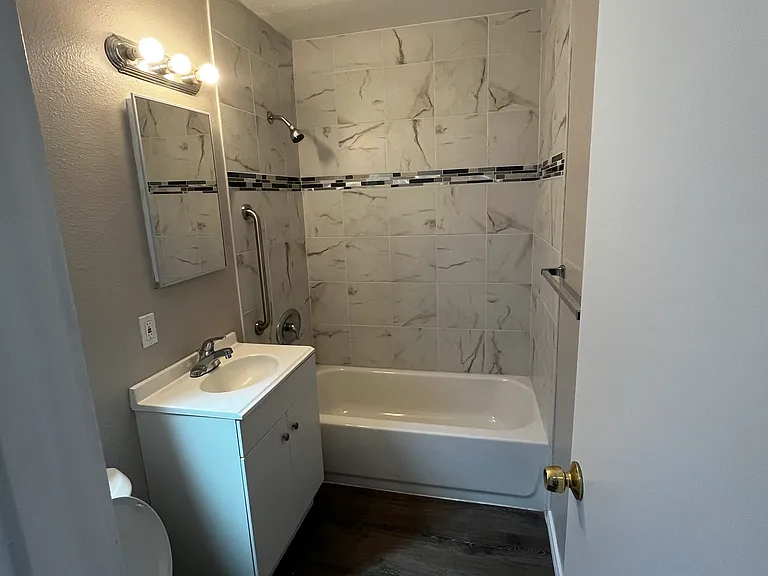 3020 Macaulay St #11 — Photo 9