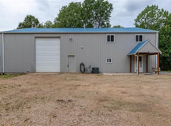 3rd image of 4948 Babiak Rd