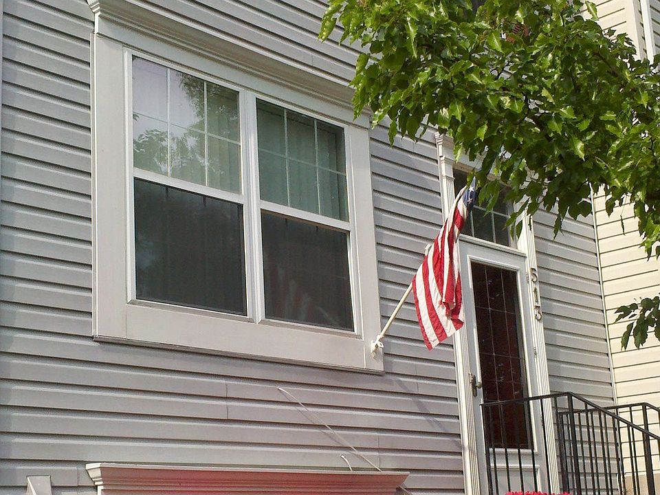 1st image of 513 Hall Ct