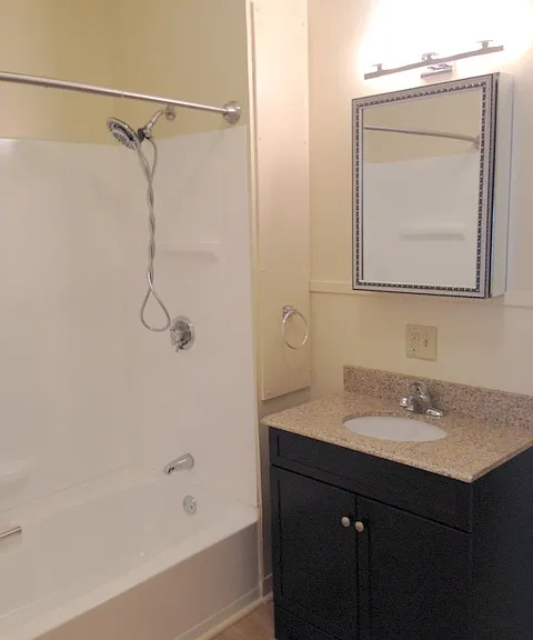9-17 Warren St #1 — Photo 15