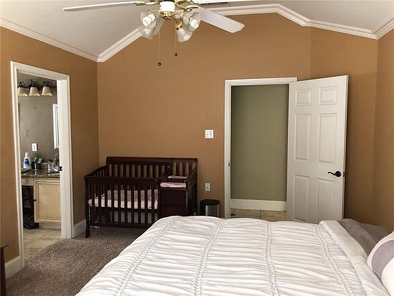 5th image of 1405 Paula Ln