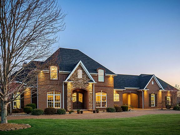 2nd image of 165 Southern Woods Ct