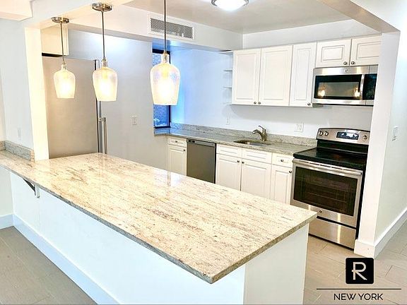 5th image of 75 Saint Nicholas Pl APT 2B