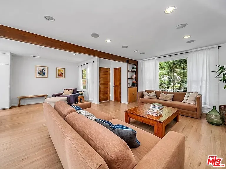 7844 Stewart Ave #A-B — Photo 32