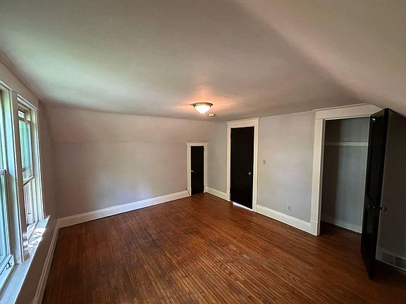 3rd image of 489 Dartmouth Ave