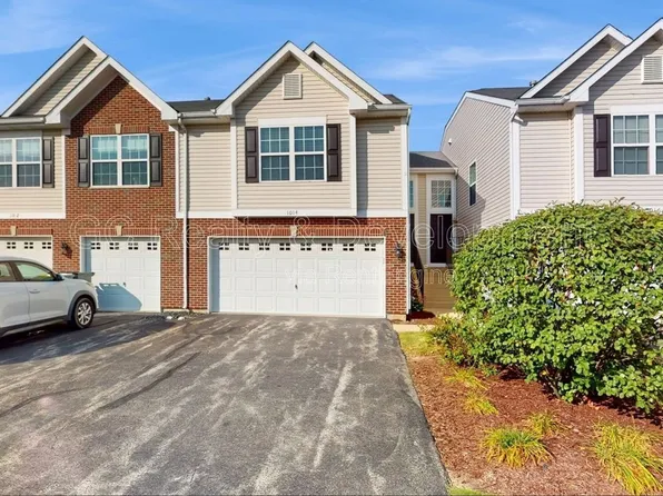 1014 Turin Dr, Hampshire, IL 60140