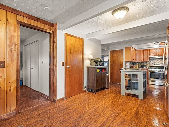 3rd image of 71 River St