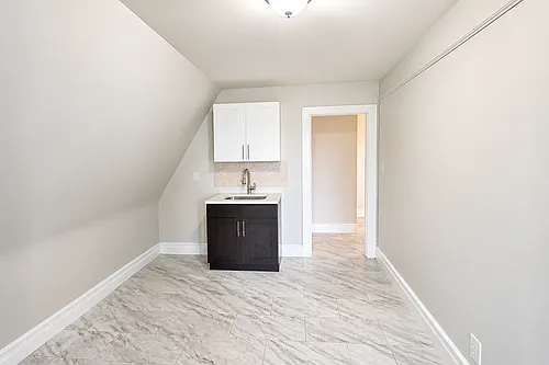 413 Summer Ave Photo 1