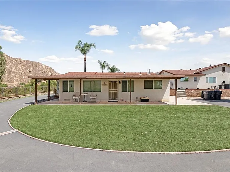 10374 Lake Summit Dr #B — Photo 2