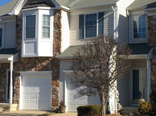 11 Farmington Ct, Bordentown, NJ 08505