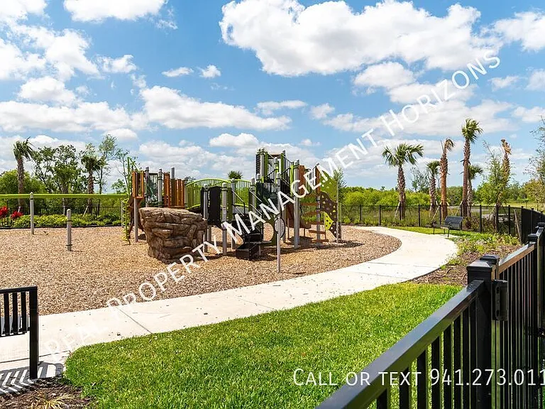 17769 Crescent Moon Loop — Photo 40