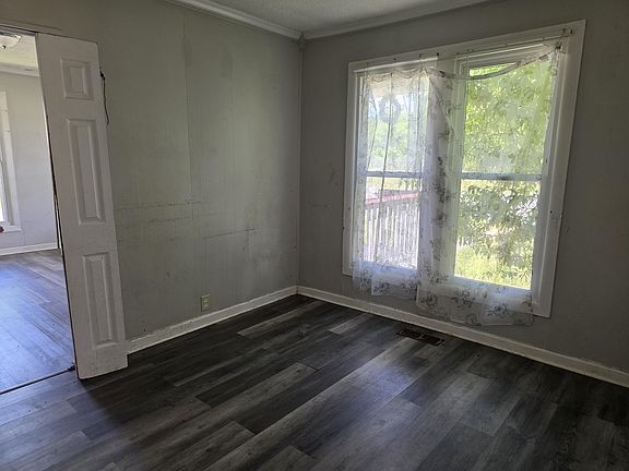 5th image of 3601 7th Ave