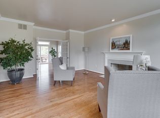 5780 Robeys Meadow Ln, Fairfax, VA 22030