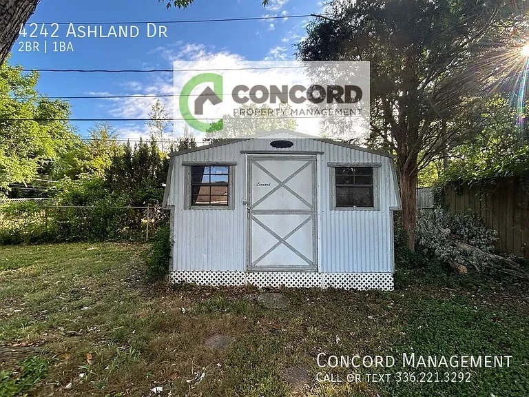 4242 Ashland Dr — Photo 4