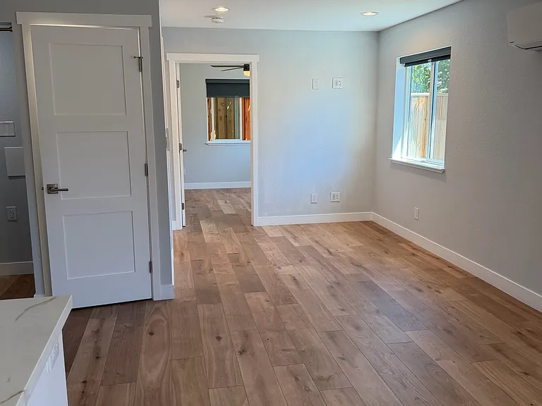 2331 Fairfield Ave #B — Photo 6