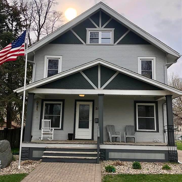 1st image of 212 Hudson St