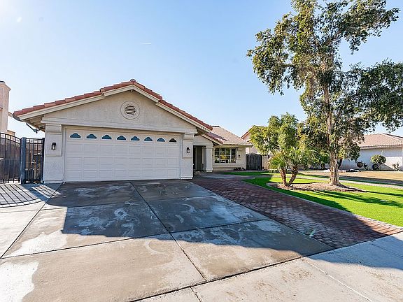 2nd image of 588 Larkspur Ln