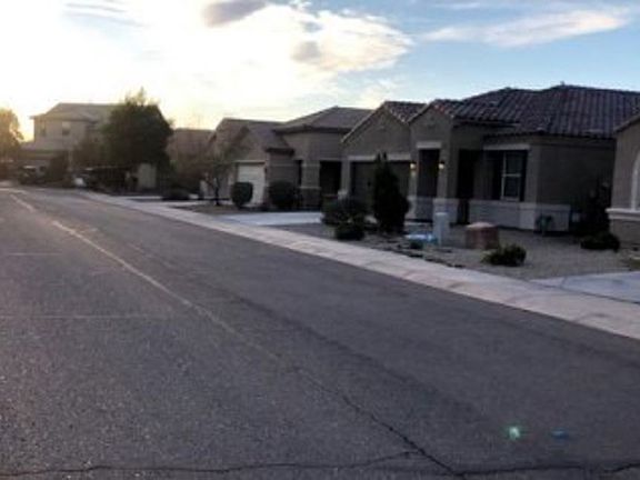 Exterior Neighborhood (street photo)
