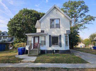 12 5th Ave NW, Oelwein, IA 50662