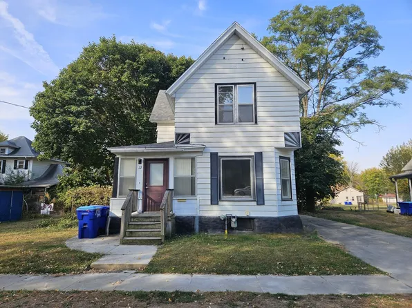 12 5th Ave NW, Oelwein, IA 50662