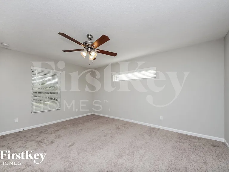 1490 Paramount Ave SE — Photo 9