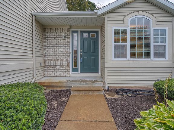 2nd image of 15516 Winchester Cir