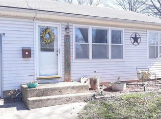 312 Holmes Dr, Windsor, MO 65360