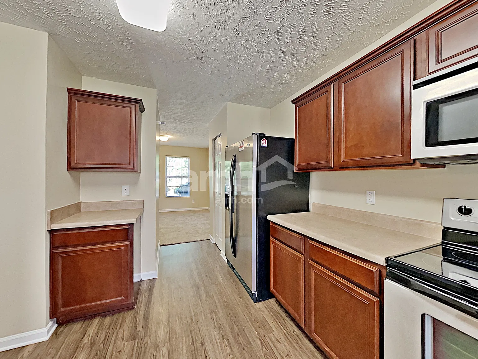 3 bed, 2.5 bath, 2244 sqft, $2,430 — Photo 4