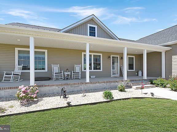 3rd image of 21176 Pepper Rd