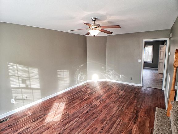 4th image of 3133 Little Grove Ln