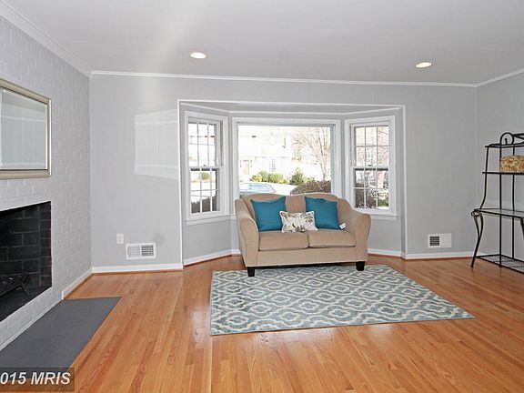 4th image of 9803 Haviland Ct