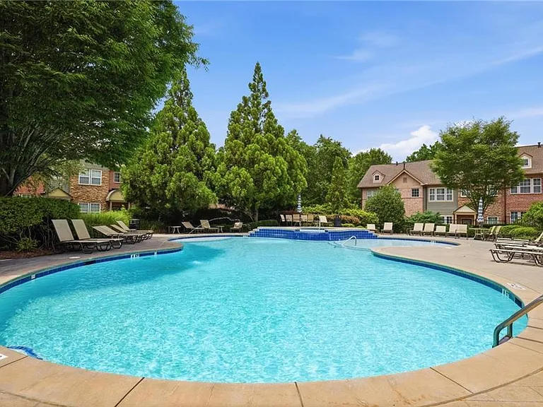 1237 Ashford Creek Park NE — Photo 18