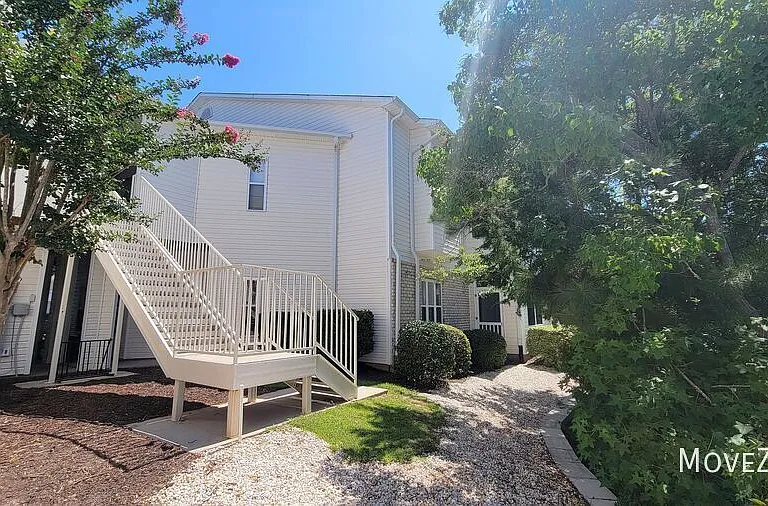 210 Fullford Ln #102 — Photo 23