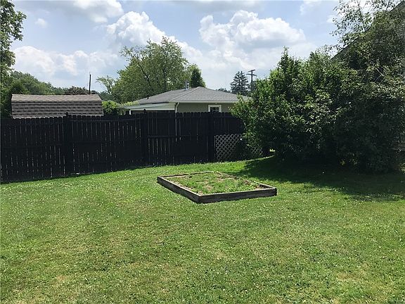 5th image of 653 Spencer Ave