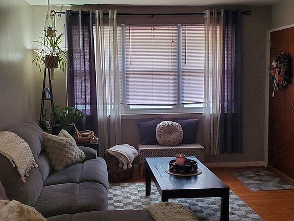 2nd image of 624 Borbeck Ave