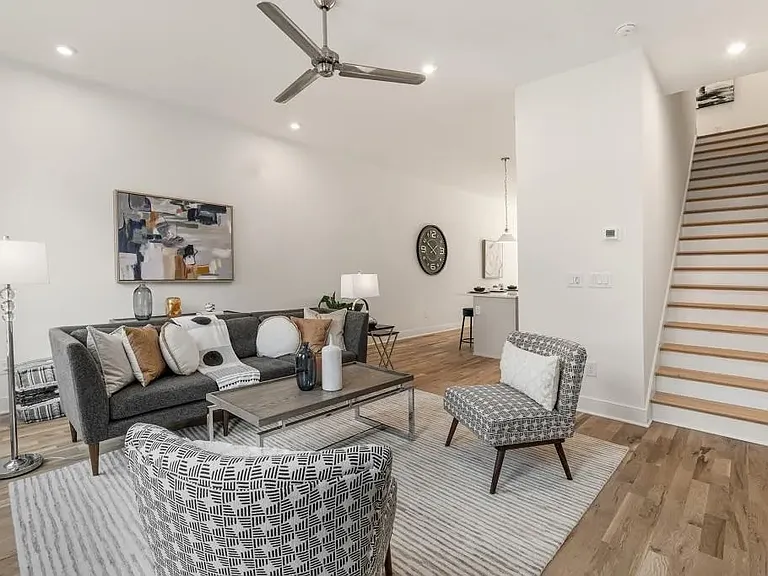 1237 Memorial Dr SE #102 — Photo 24