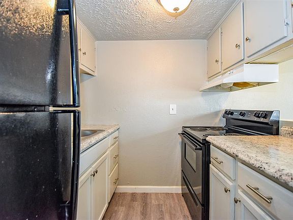 4th image of 1022 Witter St #6