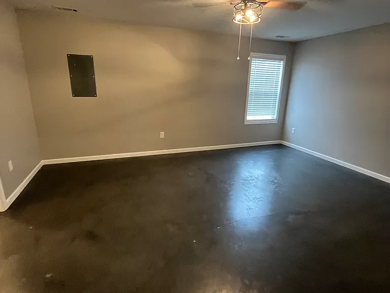 1336 NE Michigan Ave — Photo 16