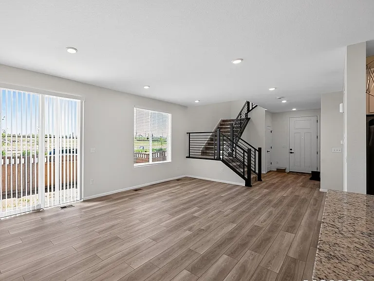 5204 S Elk St — Photo 9