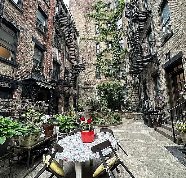 220 W 17th St #4C — Photo 7