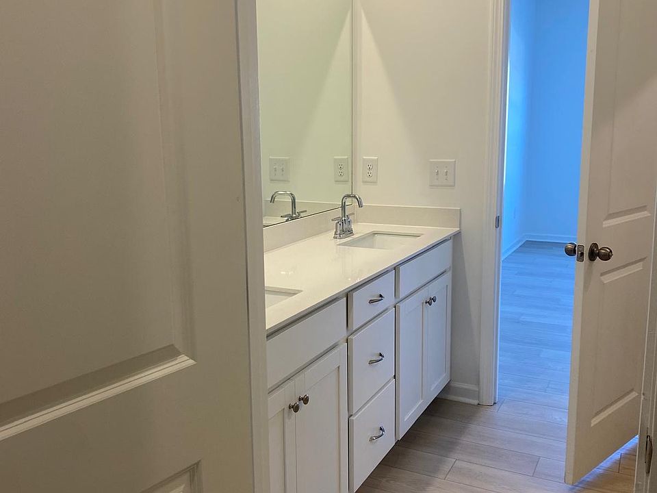 1st image of 148 Holly Oak Ct