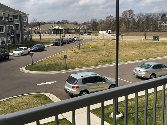 5th image of 724 Tosomock Cir #3-203