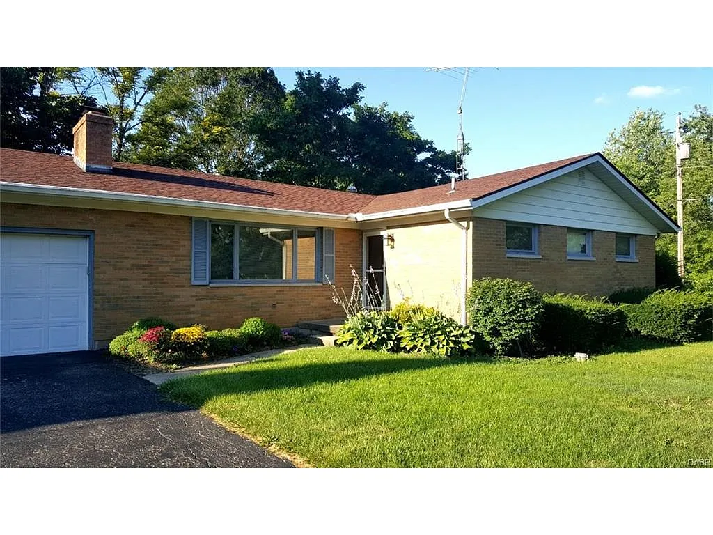 3120 E Leffel Ln photo 1