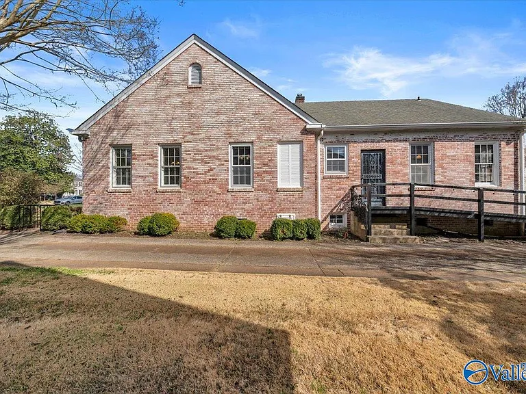 412 College Ave — Photo 4
