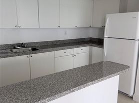 615 NW 177th St, Miami, FL